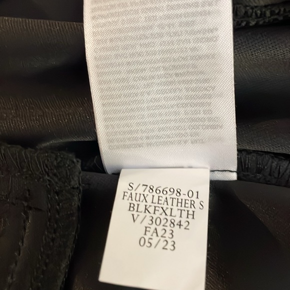Gap Faux Leather Slim Pants NWT Size 0 - Picture 6 of 7